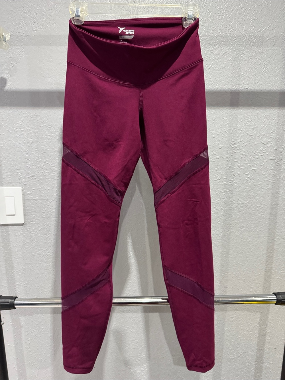 Old Navy Plum Mesh-Accent Leggings